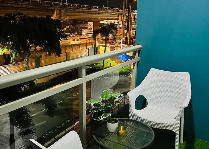 Sweet Escape Staycation - Azure Paranaque